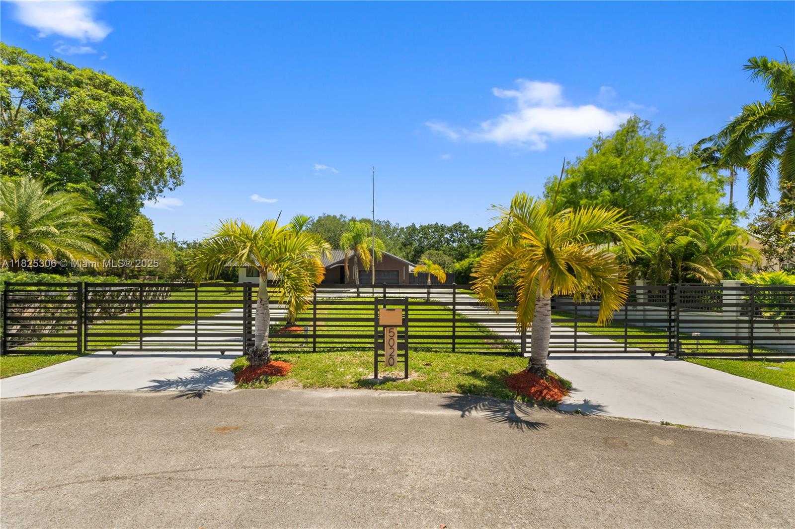 Small Image of 5020 HAWKHURST AVE, Southwest Ranches Number 2