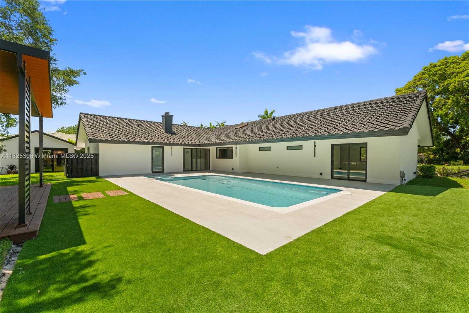 Small Image of 5020 HAWKHURST AVE, Southwest Ranches Number 3