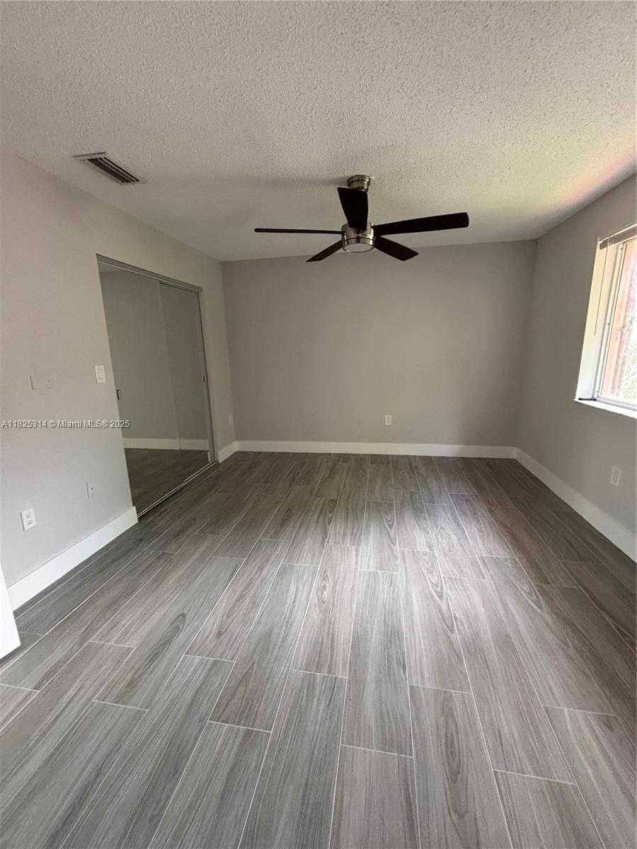 Small Image of 8013 LAKE DR #205, Doral Number 8