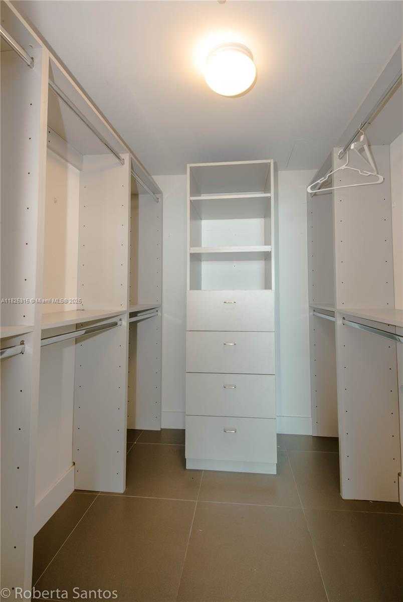 Small Image of 244 BISCAYNE BLVD #3802, Miami Number 10