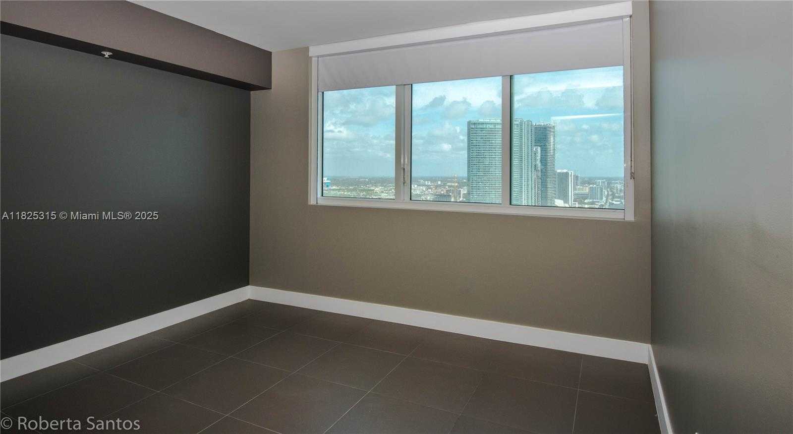 Small Image of 244 BISCAYNE BLVD #3802, Miami Number 11
