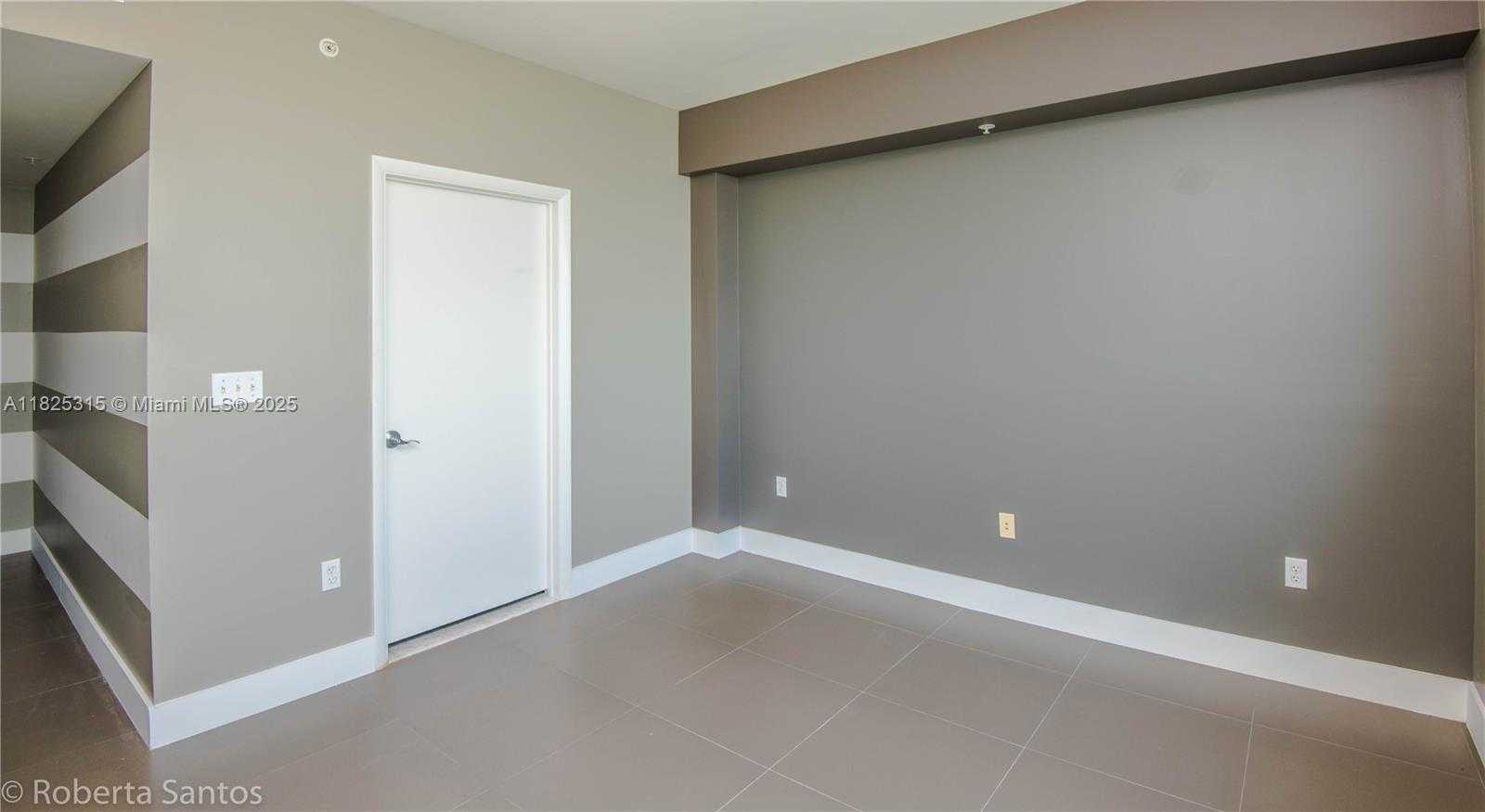 Small Image of 244 BISCAYNE BLVD #3802, Miami Number 12