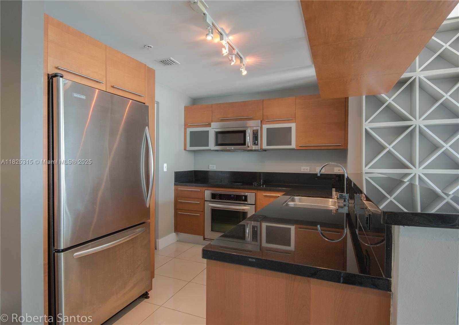 Small Image of 244 BISCAYNE BLVD #3802, Miami Number 18