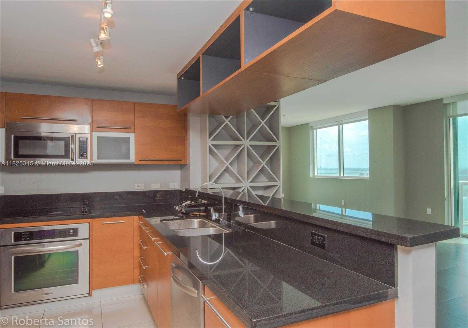 Small Image of 244 BISCAYNE BLVD #3802, Miami Number 5