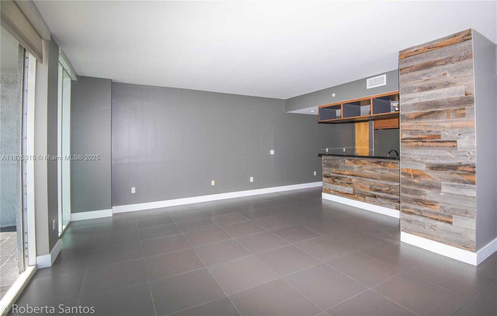 Small Image of 244 BISCAYNE BLVD #3802, Miami Number 6