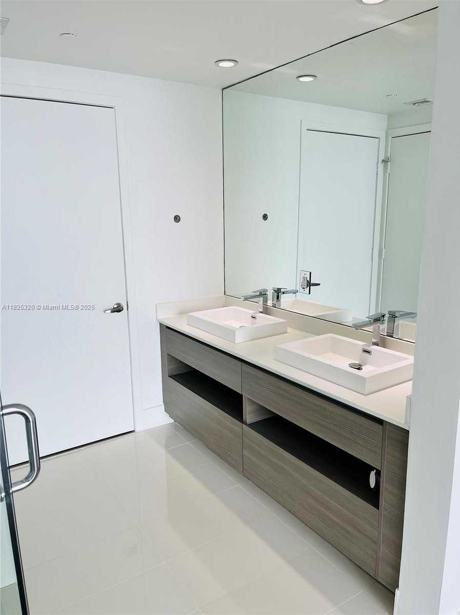 Small Image of 460 NORTH EAST 28TH ST #1408, Miami Number 7