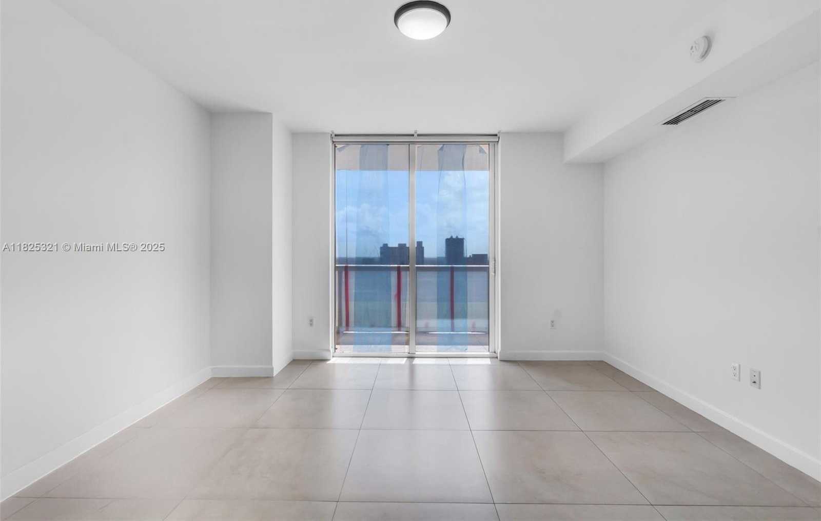 Small Image of 50 Biscayne Blvd, Miami, FL 33132, USA Number 11