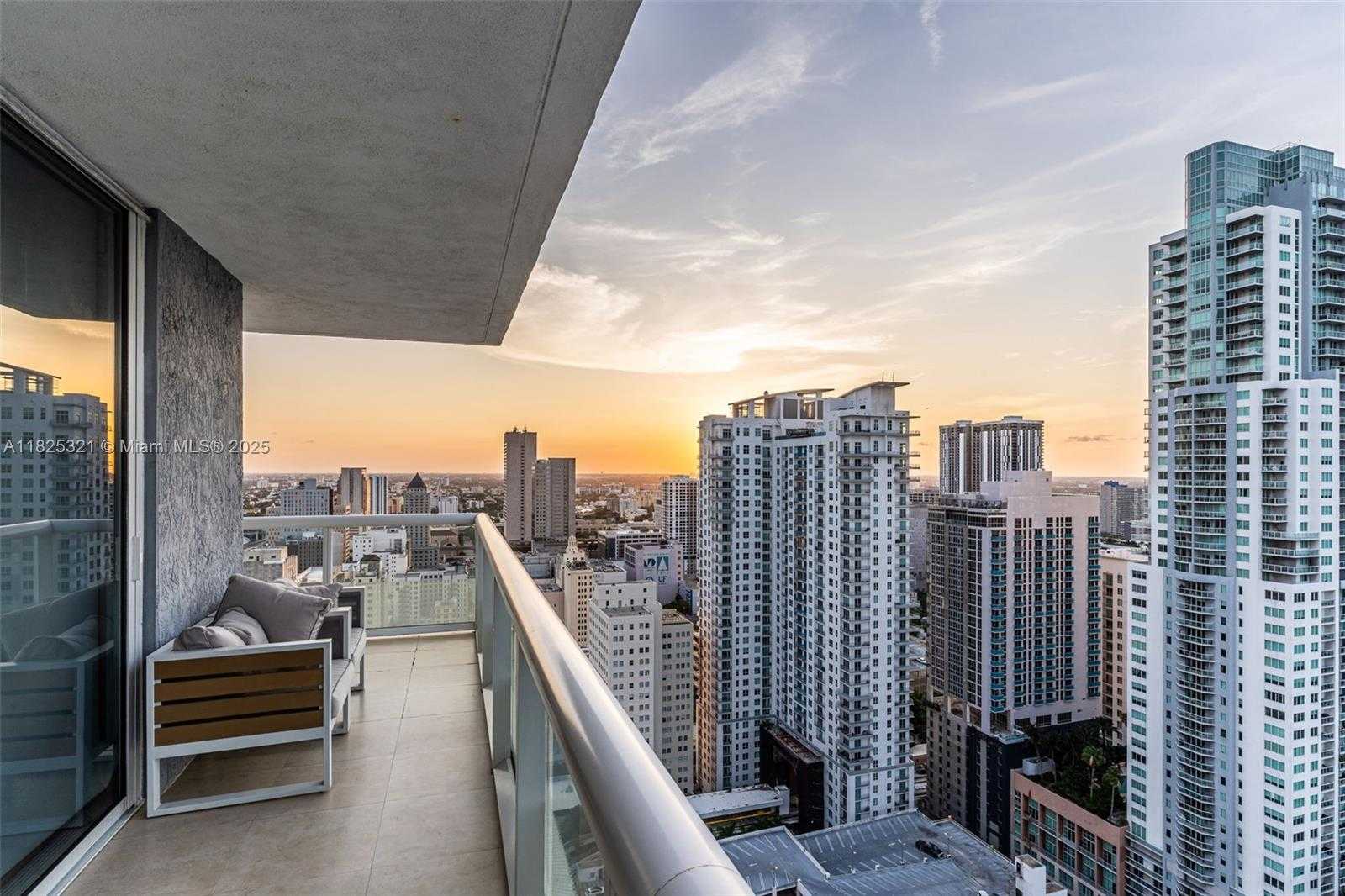 Small Image of 50 Biscayne Blvd, Miami, FL 33132, USA Number 32