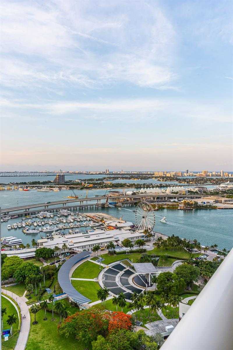 Small Image of 50 Biscayne Blvd, Miami, FL 33132, USA Number 34