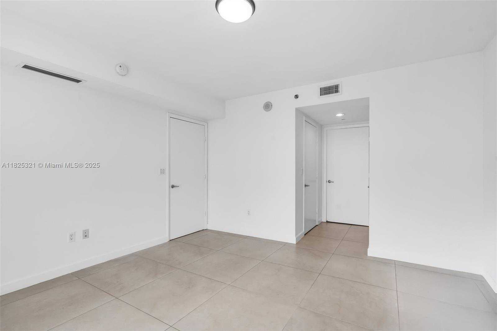 Small Image of 50 Biscayne Blvd, Miami, FL 33132, USA Number 43