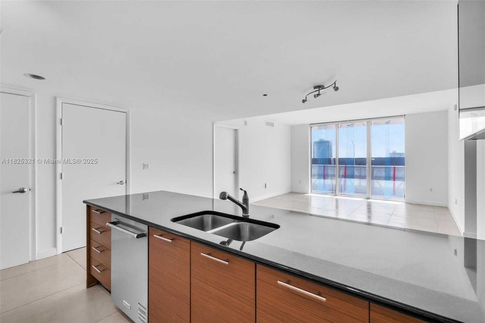 Small Image of 50 Biscayne Blvd, Miami, FL 33132, USA Number 47