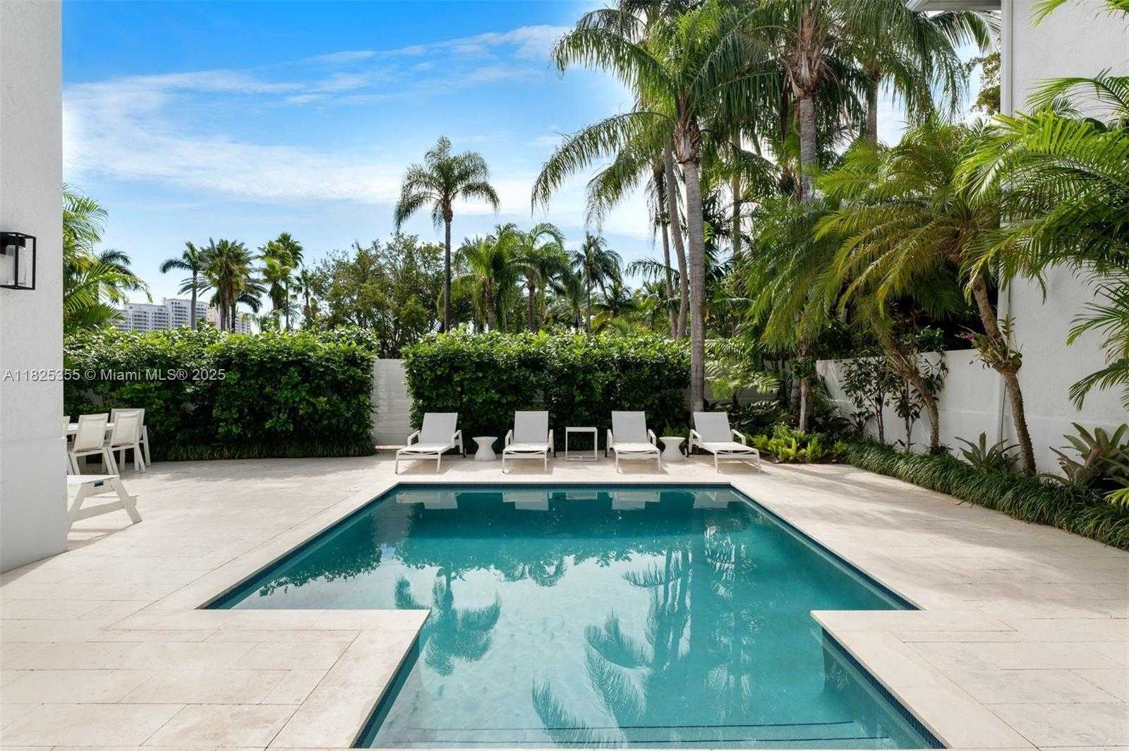 Small Image of 3 TURTLE WALK, Key Biscayne Number 38