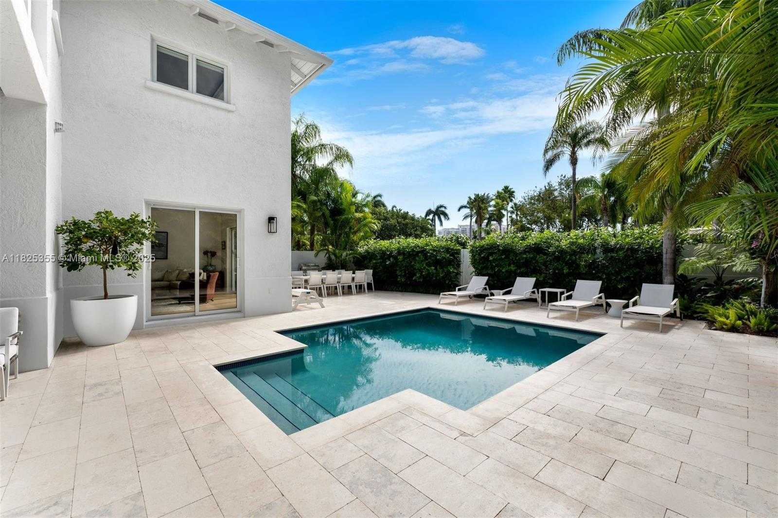 Small Image of 3 TURTLE WALK, Key Biscayne Number 39