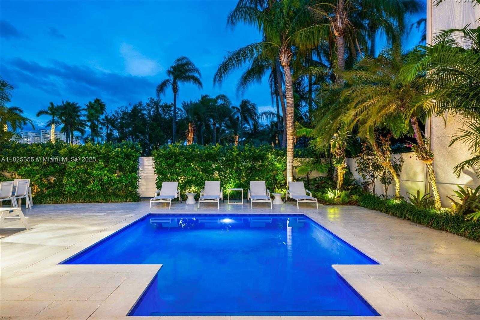 Small Image of 3 TURTLE WALK, Key Biscayne Number 46