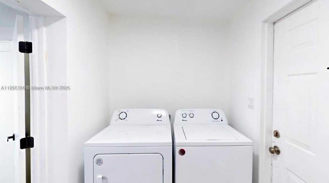 Small Image of 2529 NORTH EAST 181ST ST #1, North Miami Beach Number 12