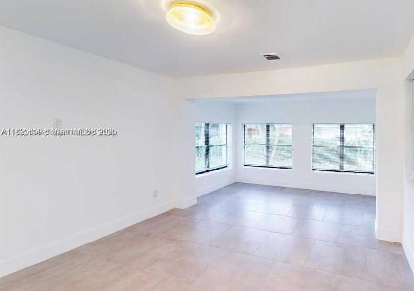 Small Image of 2529 NORTH EAST 181ST ST #1, North Miami Beach Number 6
