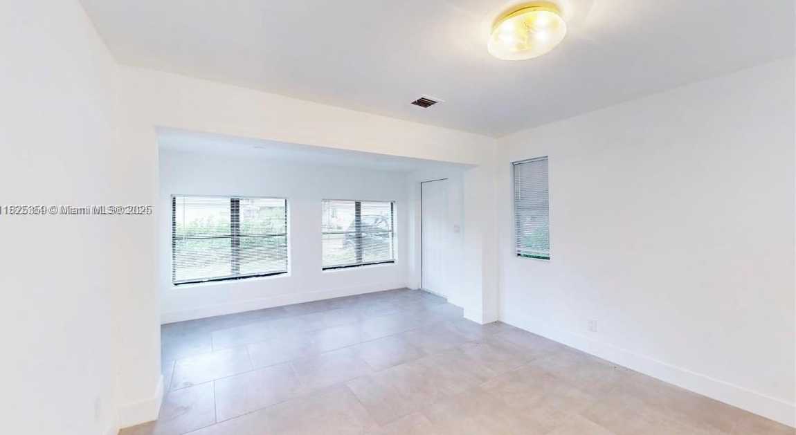Small Image of 2529 NORTH EAST 181ST ST #1, North Miami Beach Number 8
