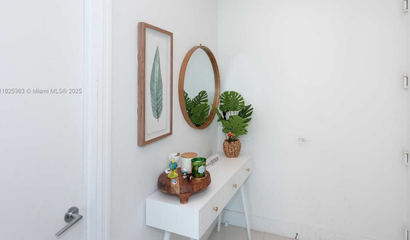Small Image of 55 SOUTH EAST 6TH ST #4308, Miami Number 17