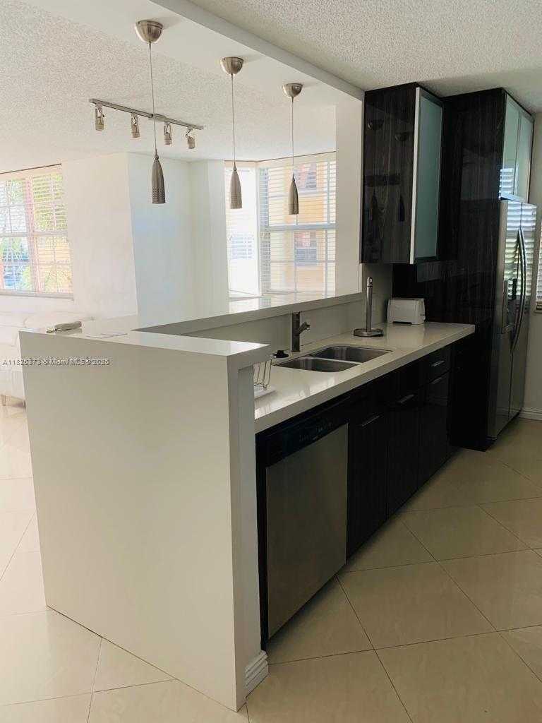 Small Image of 19999 EAST COUNTRY CLUB DR #1407, Aventura Number 4