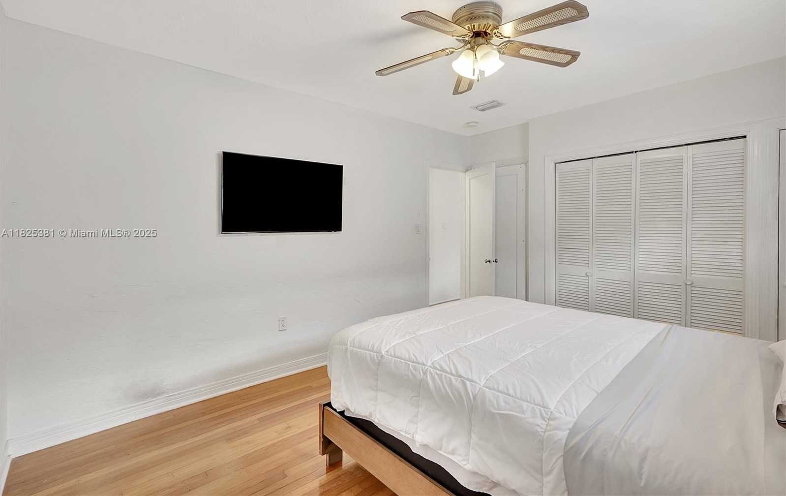 Small Image of 33 SOUTH WEST 20TH RD #., Miami Number 13
