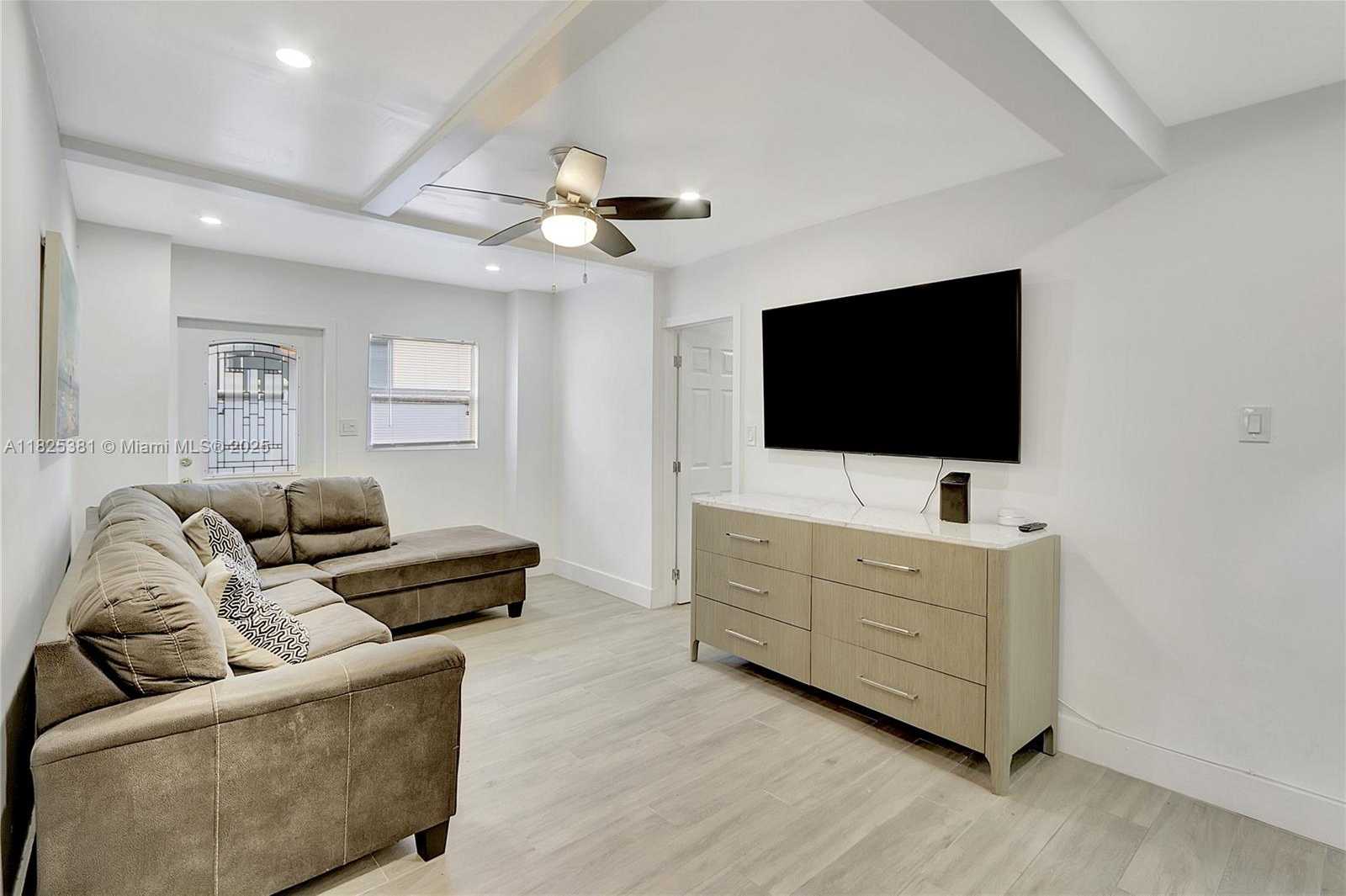 Small Image of 33 SOUTH WEST 20TH RD #., Miami Number 16