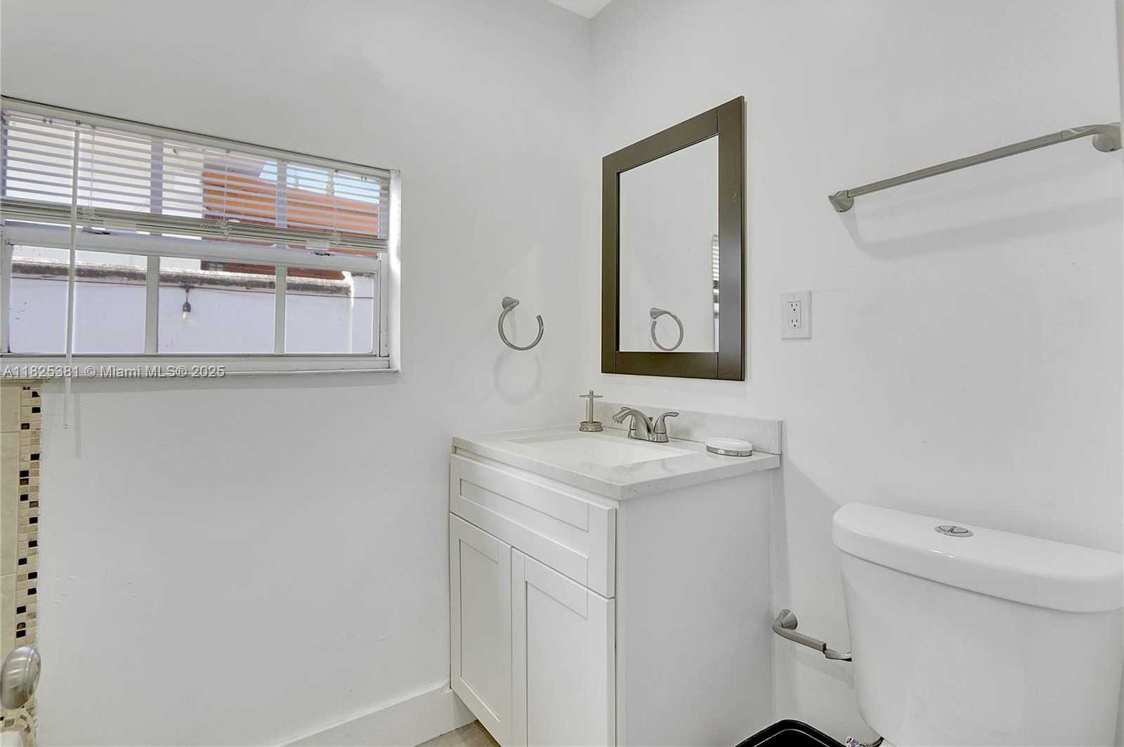 Small Image of 33 SOUTH WEST 20TH RD #., Miami Number 20