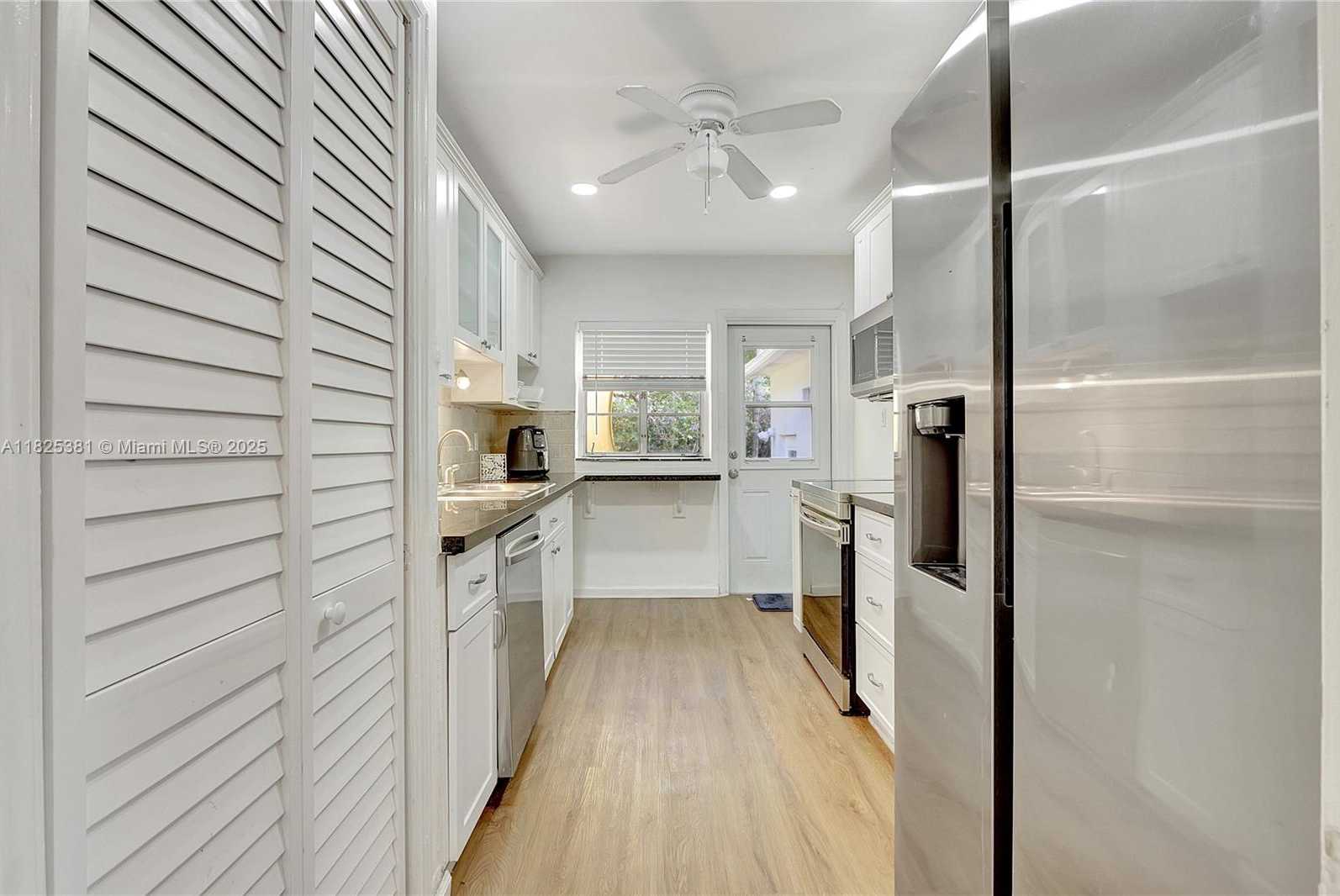 Small Image of 33 SOUTH WEST 20TH RD #., Miami Number 6