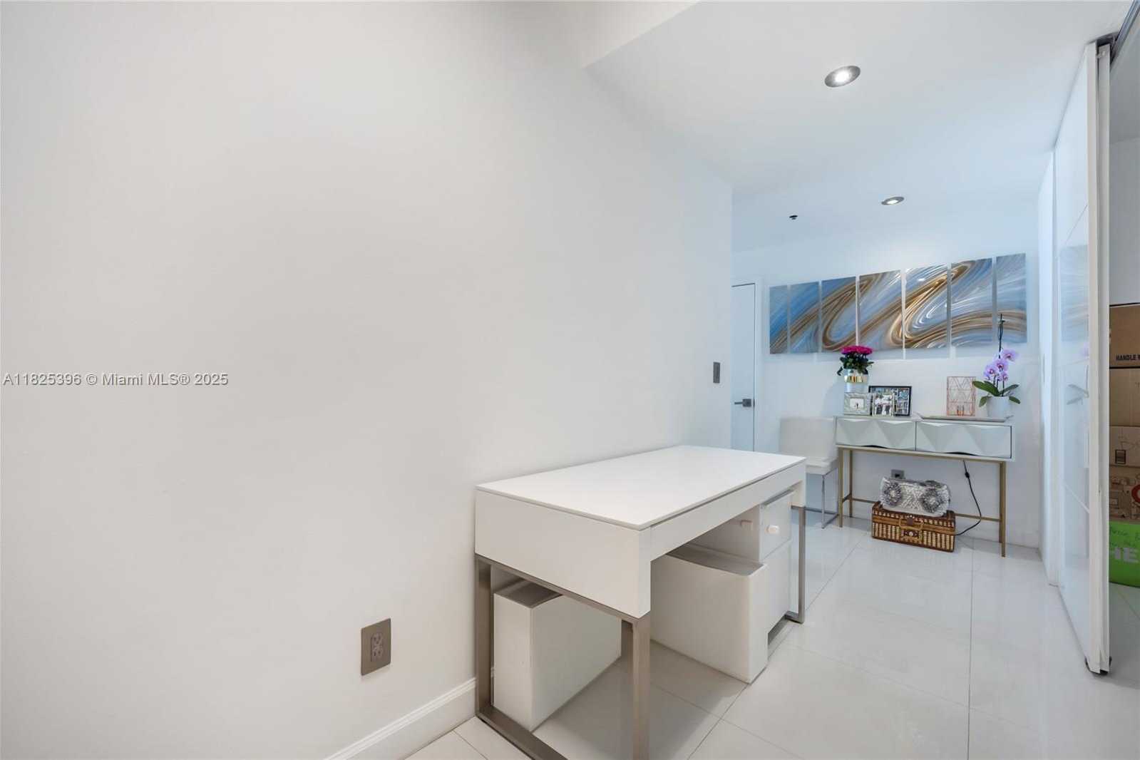 Small Image of 888 BISCAYNE BLVD #3005, Miami Number 11