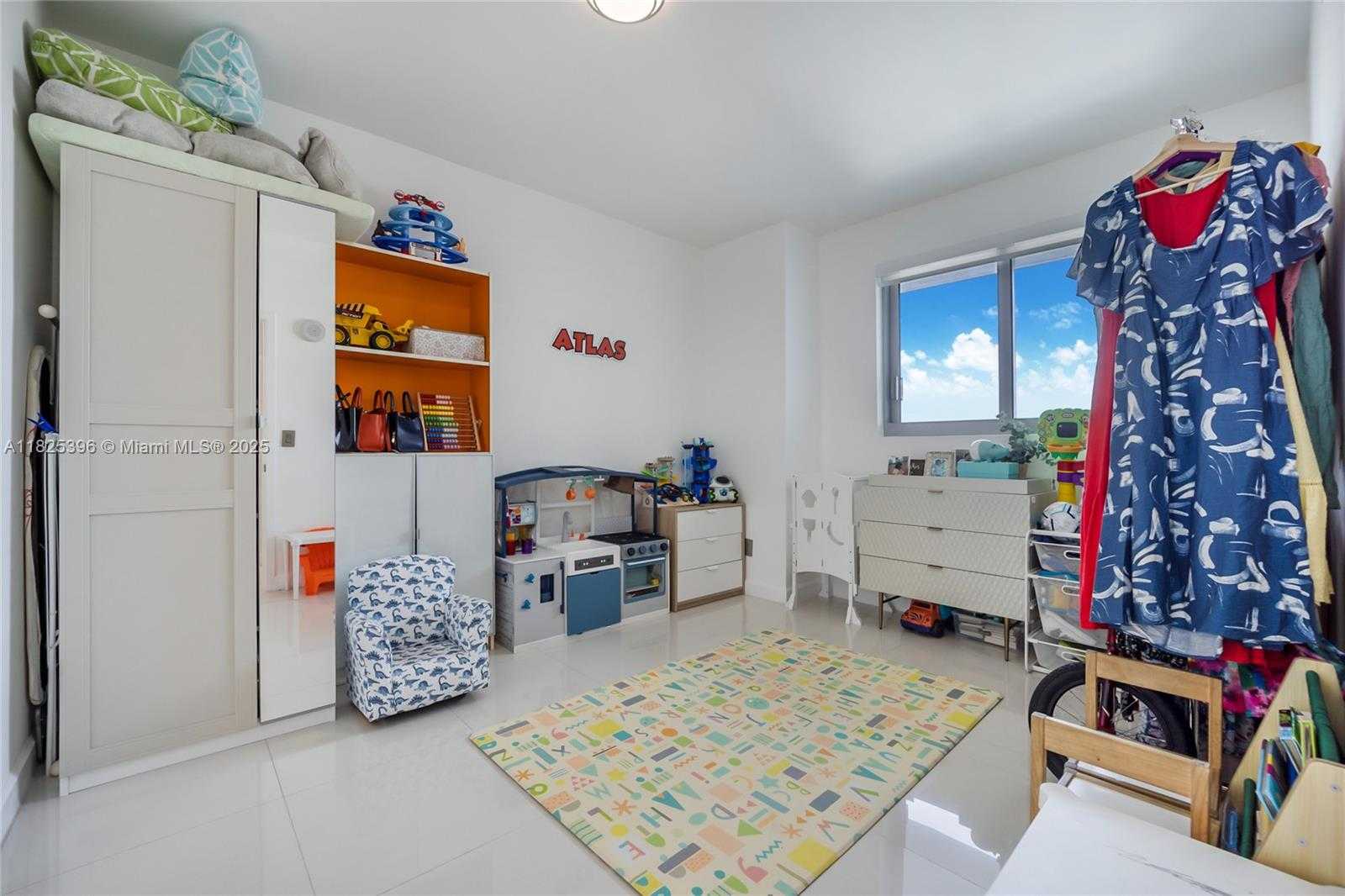 Small Image of 888 BISCAYNE BLVD #3005, Miami Number 9