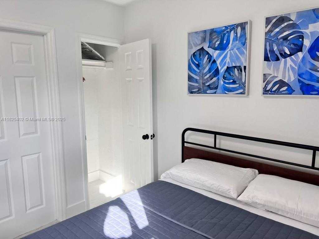 Small Image of 1027 NORTH WEST 55TH ST #1, Miami Number 16
