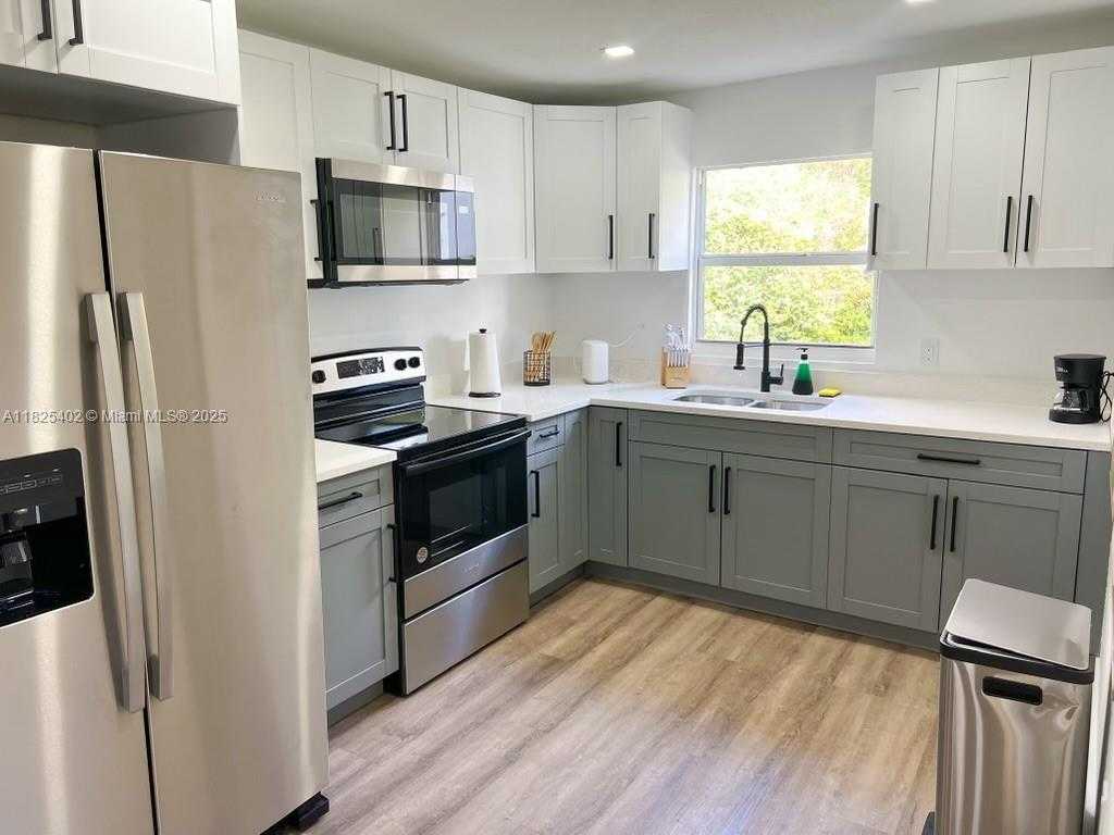 Small Image of 1027 NORTH WEST 55TH ST #1, Miami Number 7