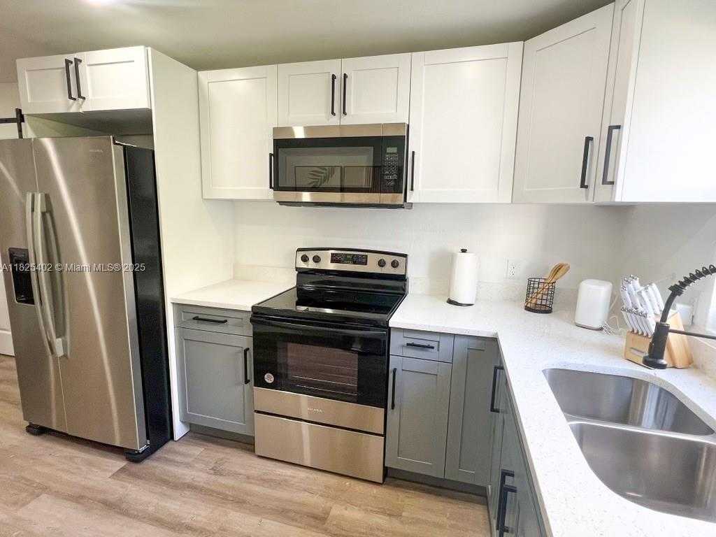 Small Image of 1027 NORTH WEST 55TH ST #1, Miami Number 8