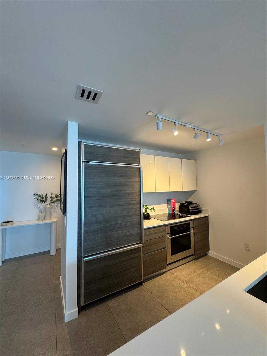 Small Image of 1100 SOUTH MIAMI AVE #2002, Miami Number 13