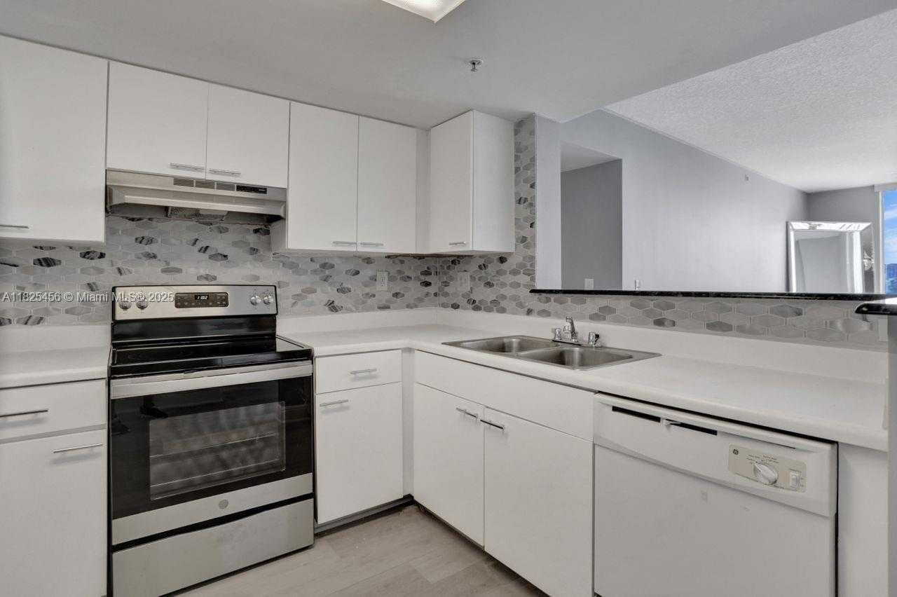 Small Image of 3000 CORAL WAY #808, Miami Number 10