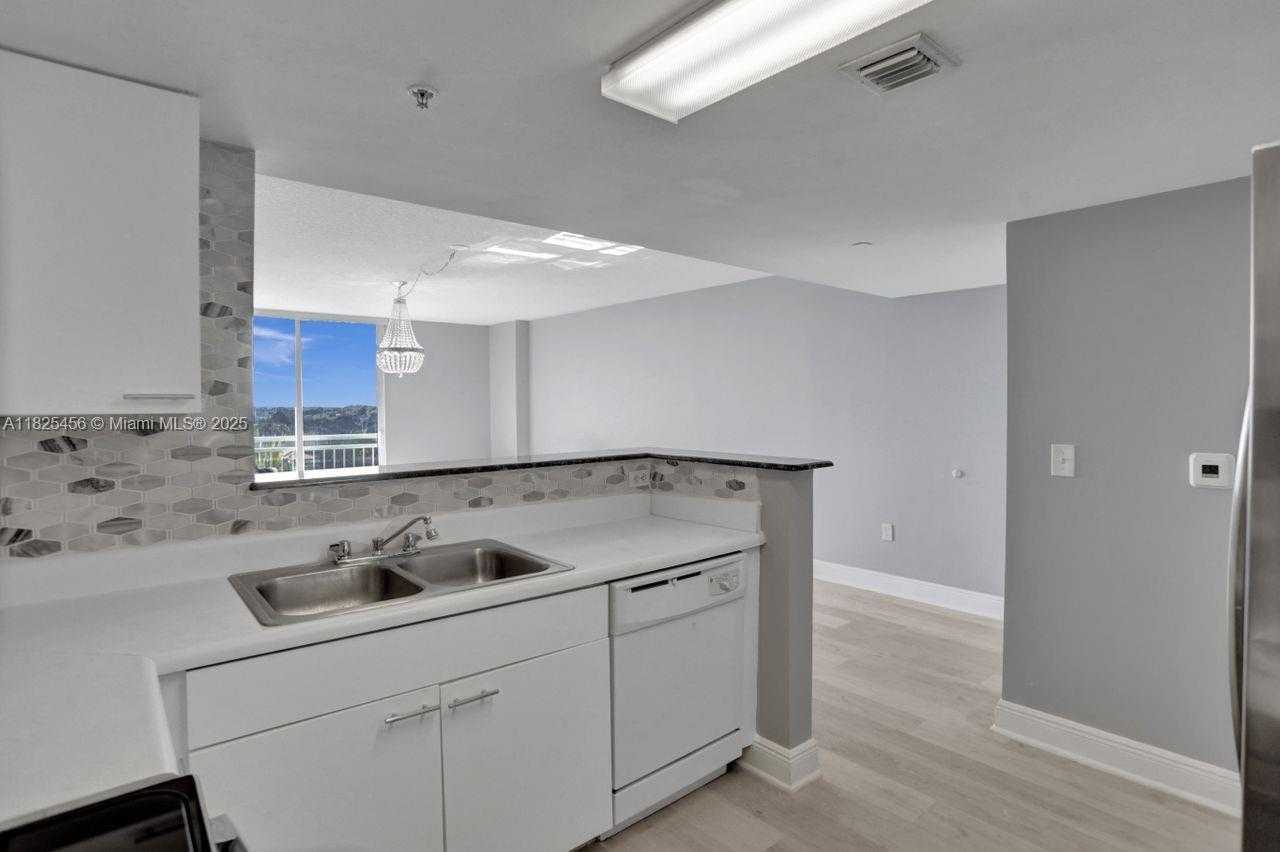 Small Image of 3000 CORAL WAY #808, Miami Number 11