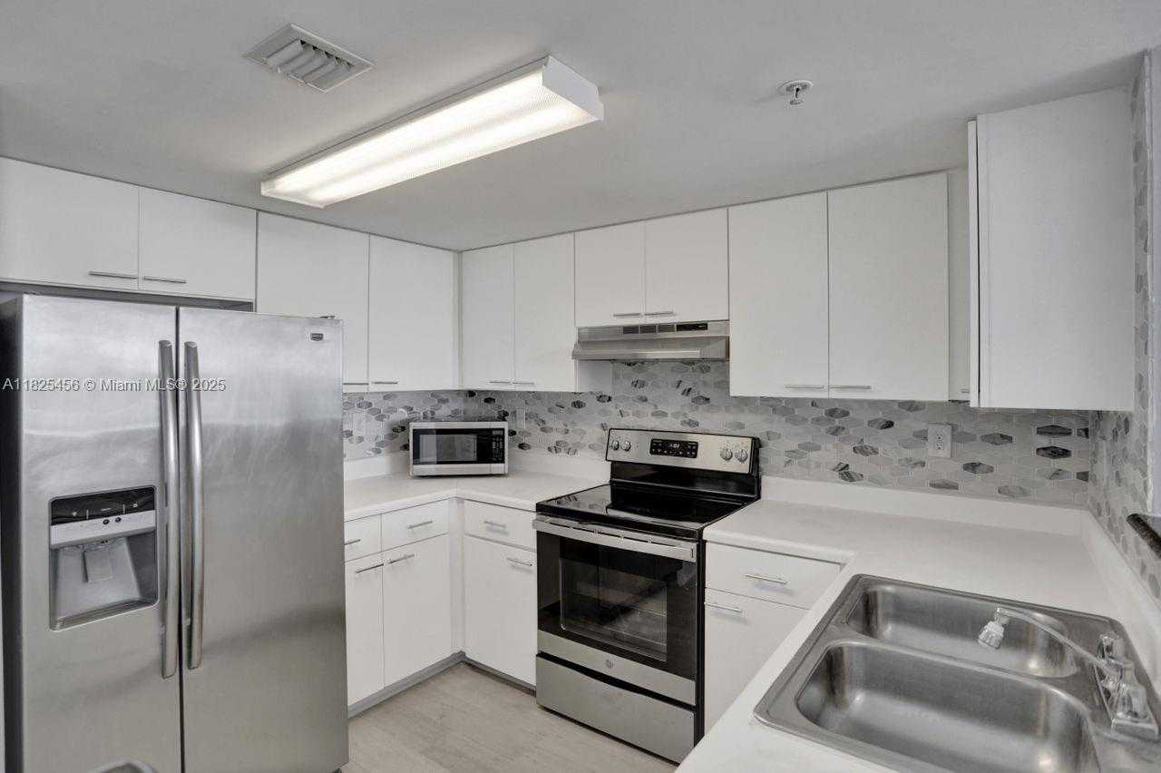 Small Image of 3000 CORAL WAY #808, Miami Number 13