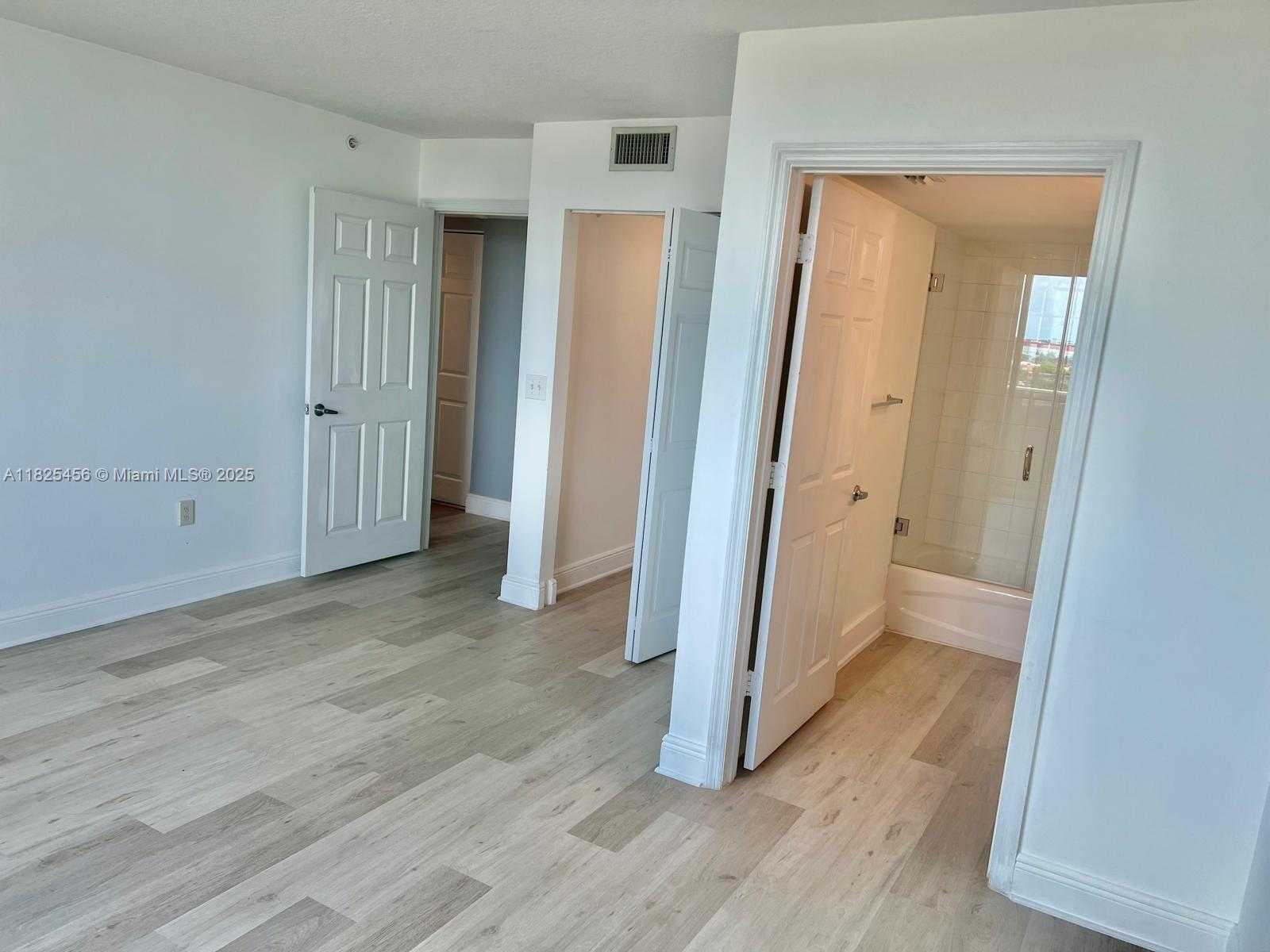 Small Image of 3000 CORAL WAY #808, Miami Number 18