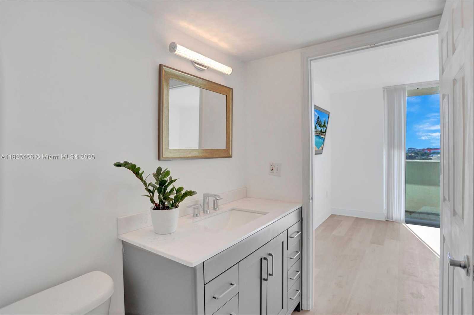 Small Image of 3000 CORAL WAY #808, Miami Number 19