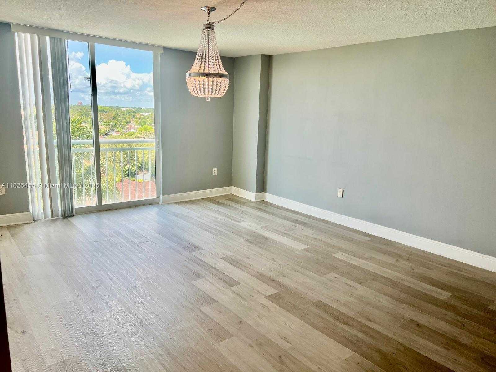 Small Image of 3000 CORAL WAY #808, Miami Number 2