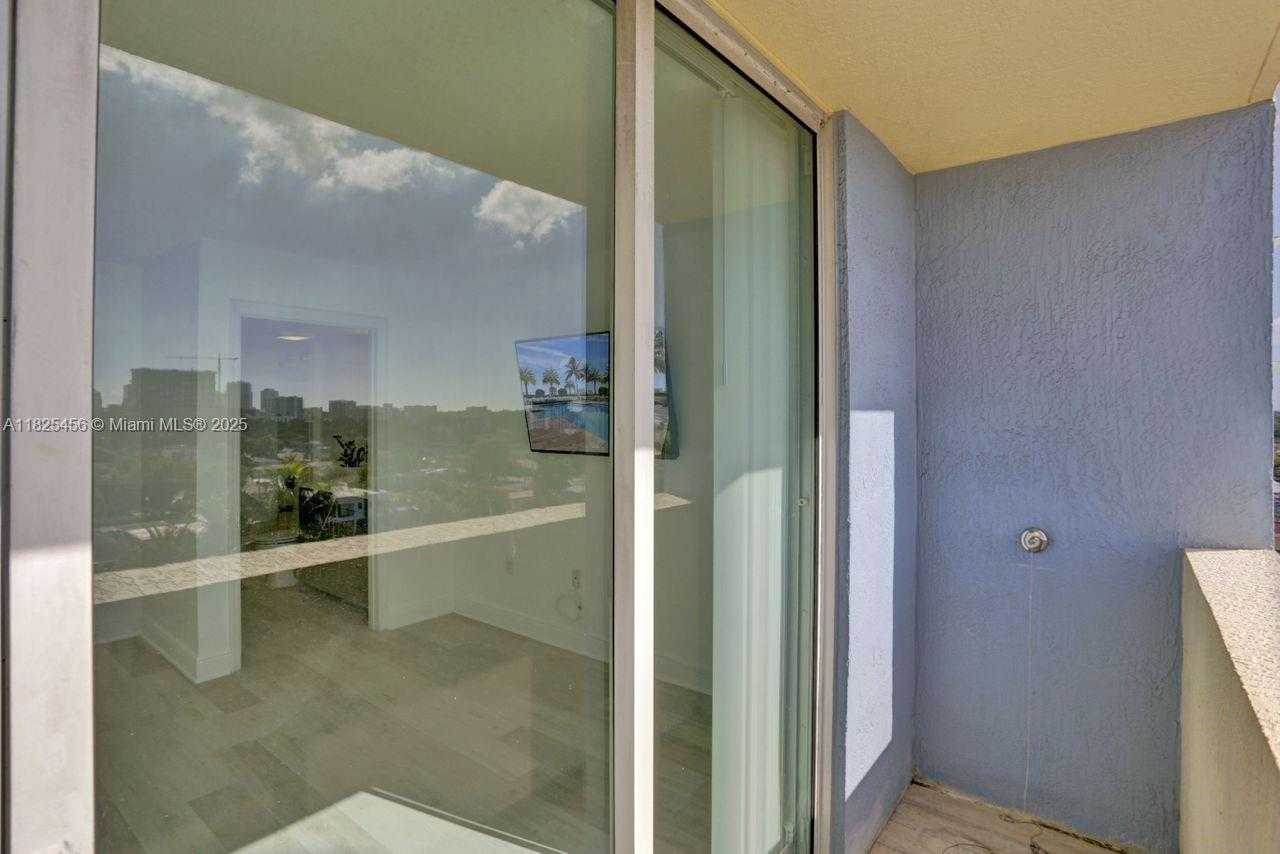 Small Image of 3000 CORAL WAY #808, Miami Number 21