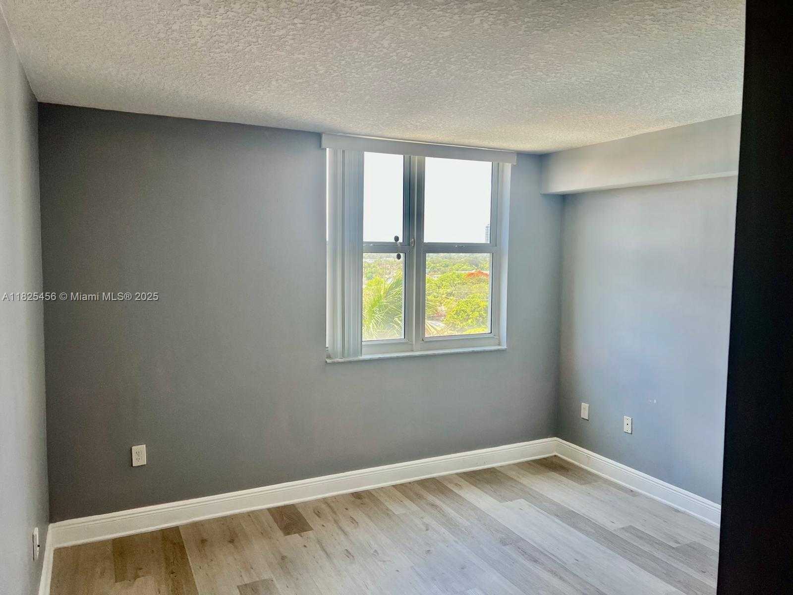 Small Image of 3000 CORAL WAY #808, Miami Number 25