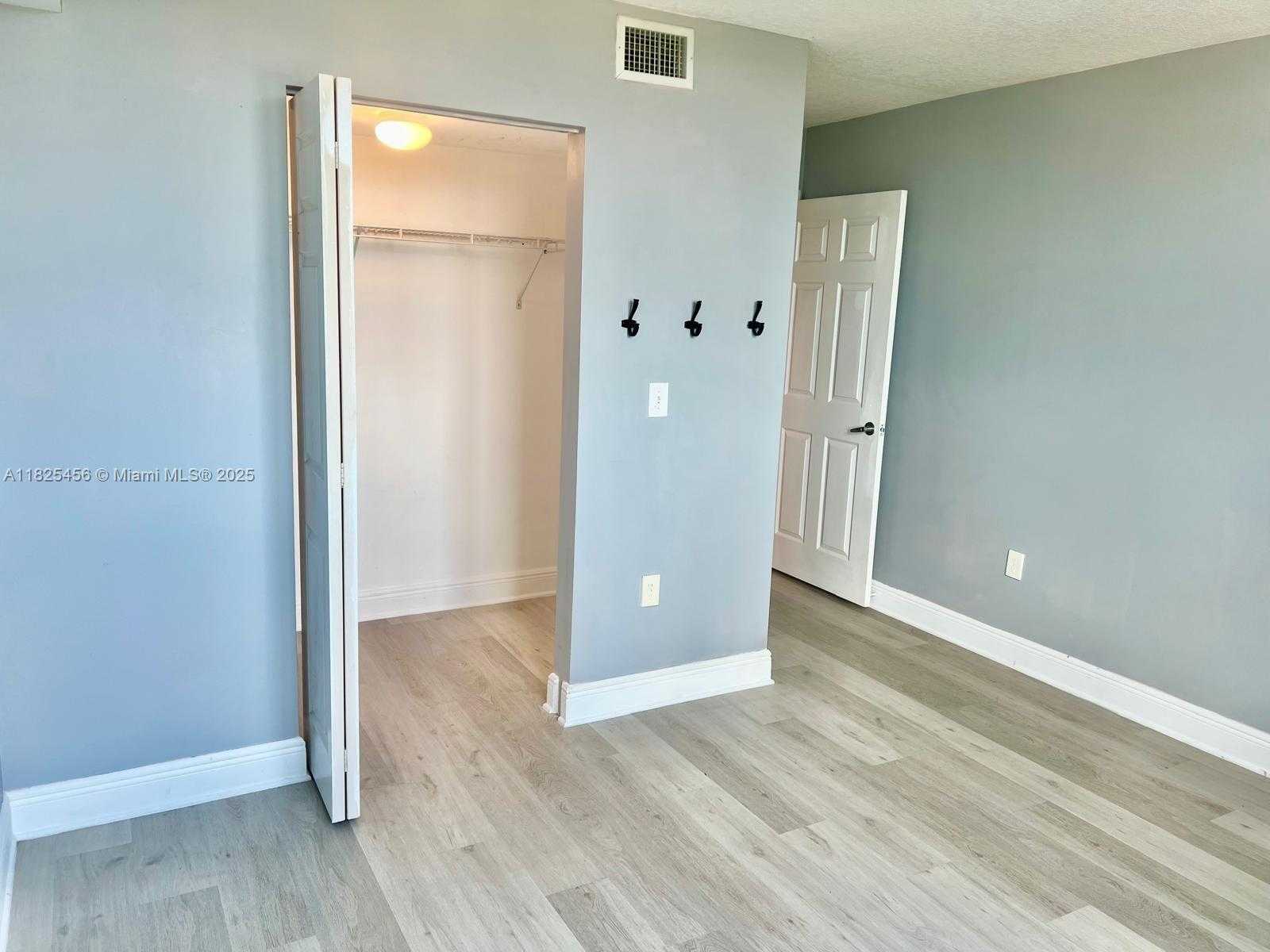 Small Image of 3000 CORAL WAY #808, Miami Number 26