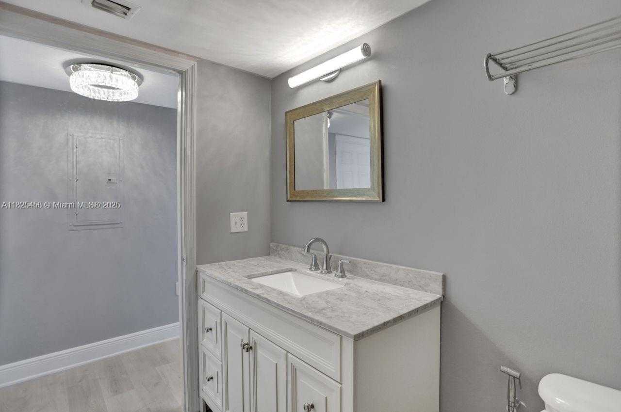 Small Image of 3000 CORAL WAY #808, Miami Number 28