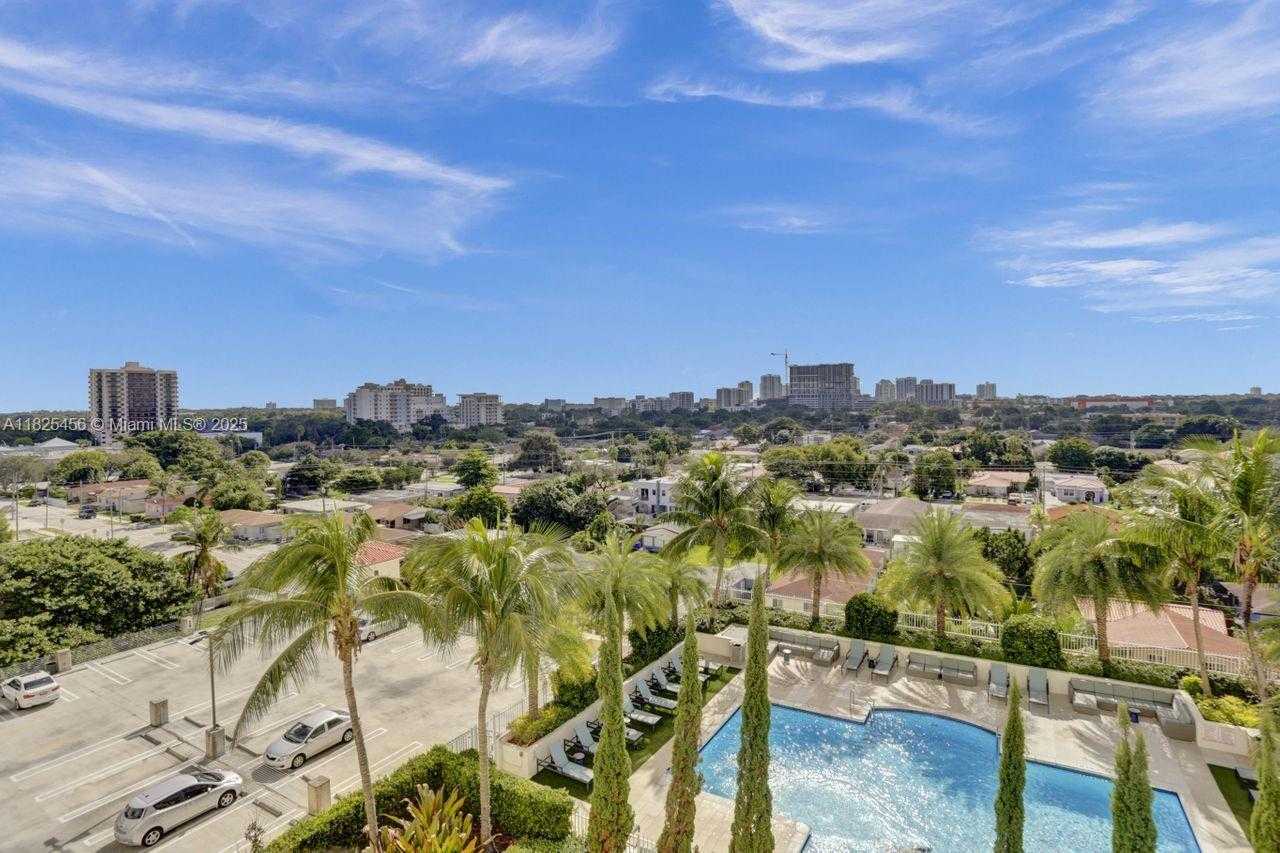 Small Image of 3000 CORAL WAY #808, Miami Number 31