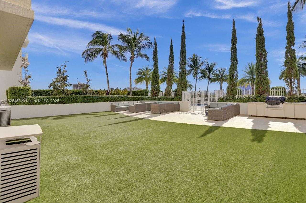 Small Image of 3000 CORAL WAY #808, Miami Number 37