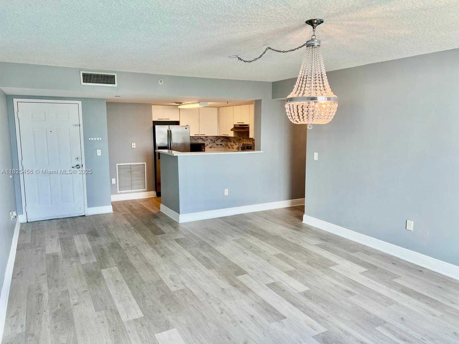 Small Image of 3000 CORAL WAY #808, Miami Number 4