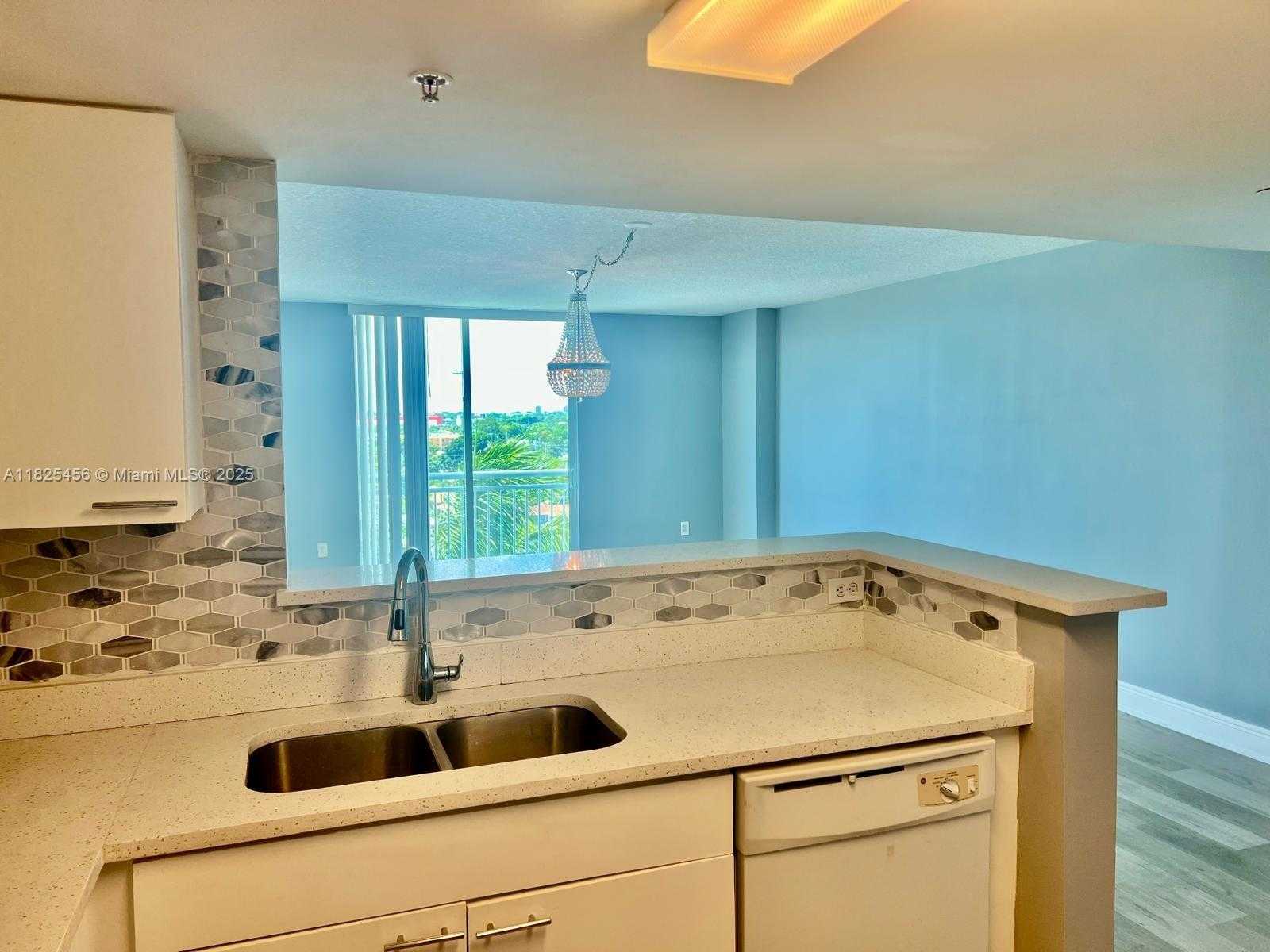 Small Image of 3000 CORAL WAY #808, Miami Number 5