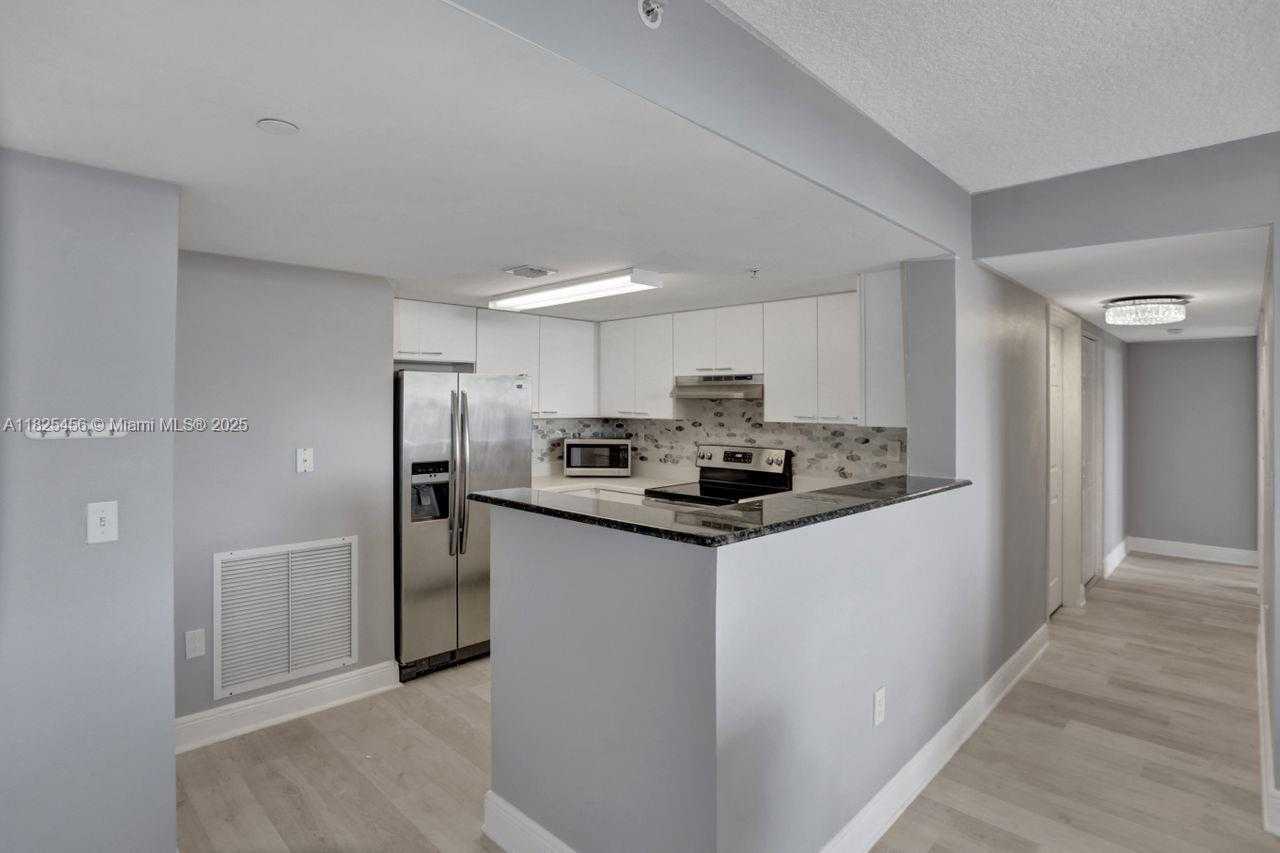 Small Image of 3000 CORAL WAY #808, Miami Number 7