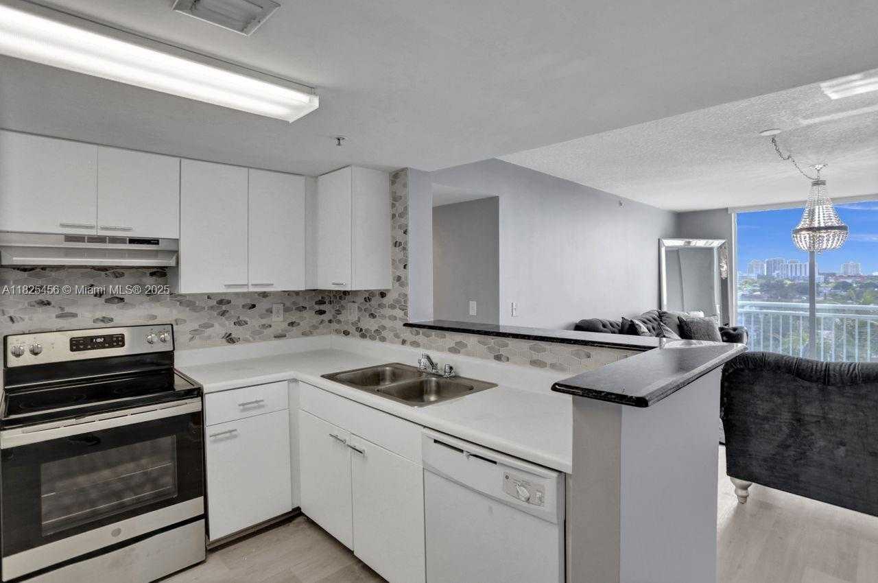 Small Image of 3000 CORAL WAY #808, Miami Number 9