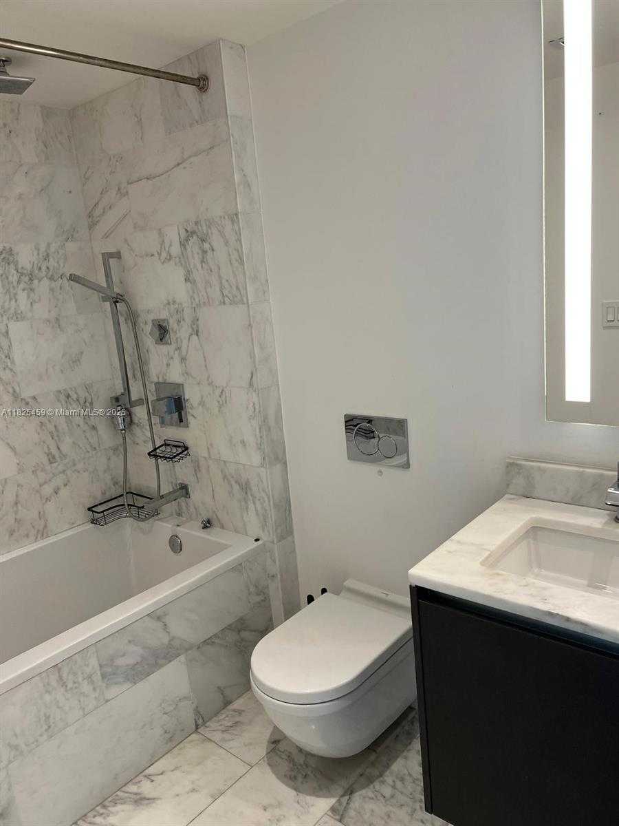 Small Image of 1451 BRICKELL AVE #2404, Miami Number 28